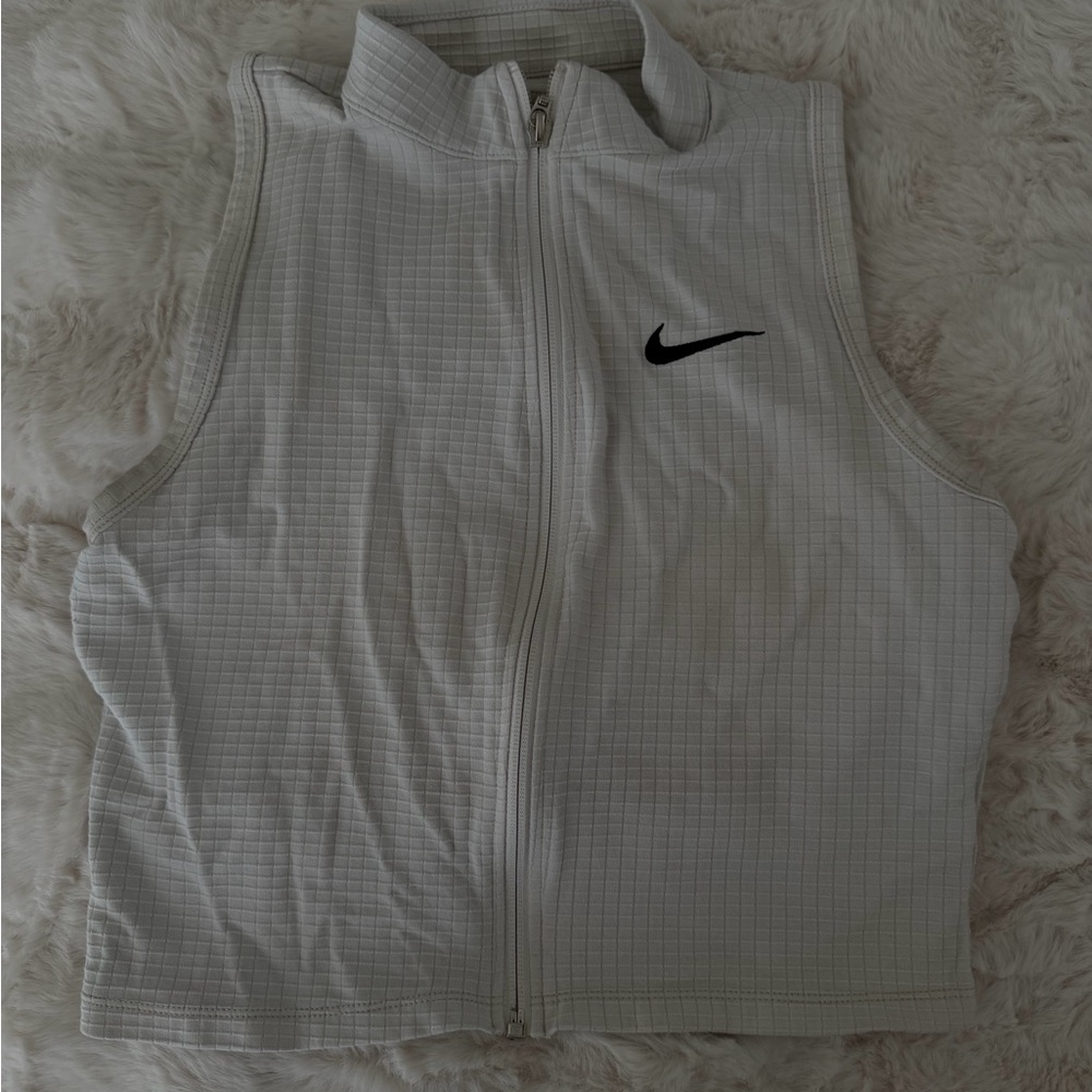 Nike White Textured Sleeveless Golf/Tennis Active Top